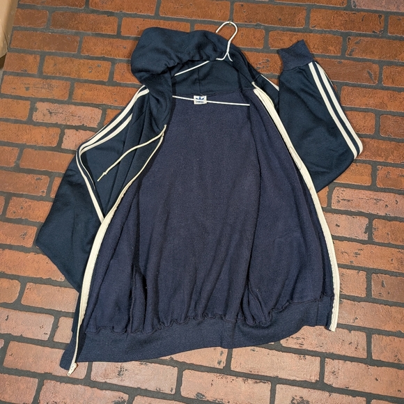 Vintage Adidas Men's L Full-Zip Hoodie - Navy - Picture 5 of 11